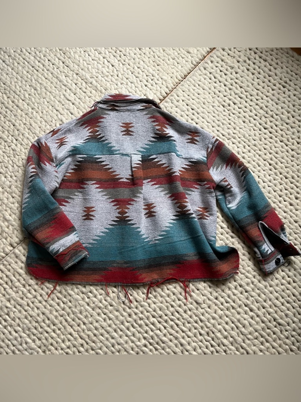 Aztec Cropped Button-Up Veveret Jacket | small-medium - Picture 17 of 17